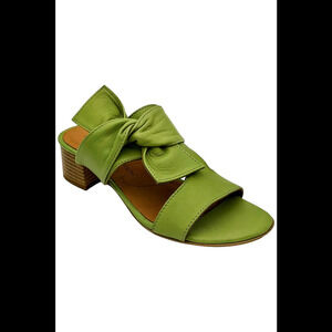 Unity In Diversity Leather Heeled Sandals Bonita Green - Medium